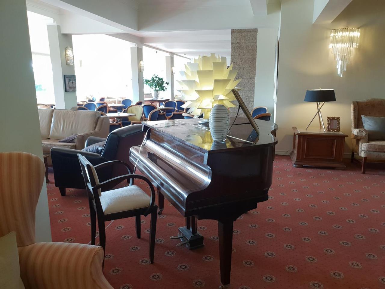 Hotel California Ньюкі Екстер'єр фото