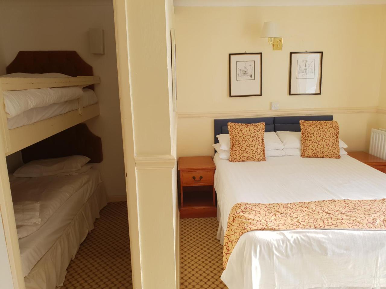 Hotel California Ньюкі Екстер'єр фото